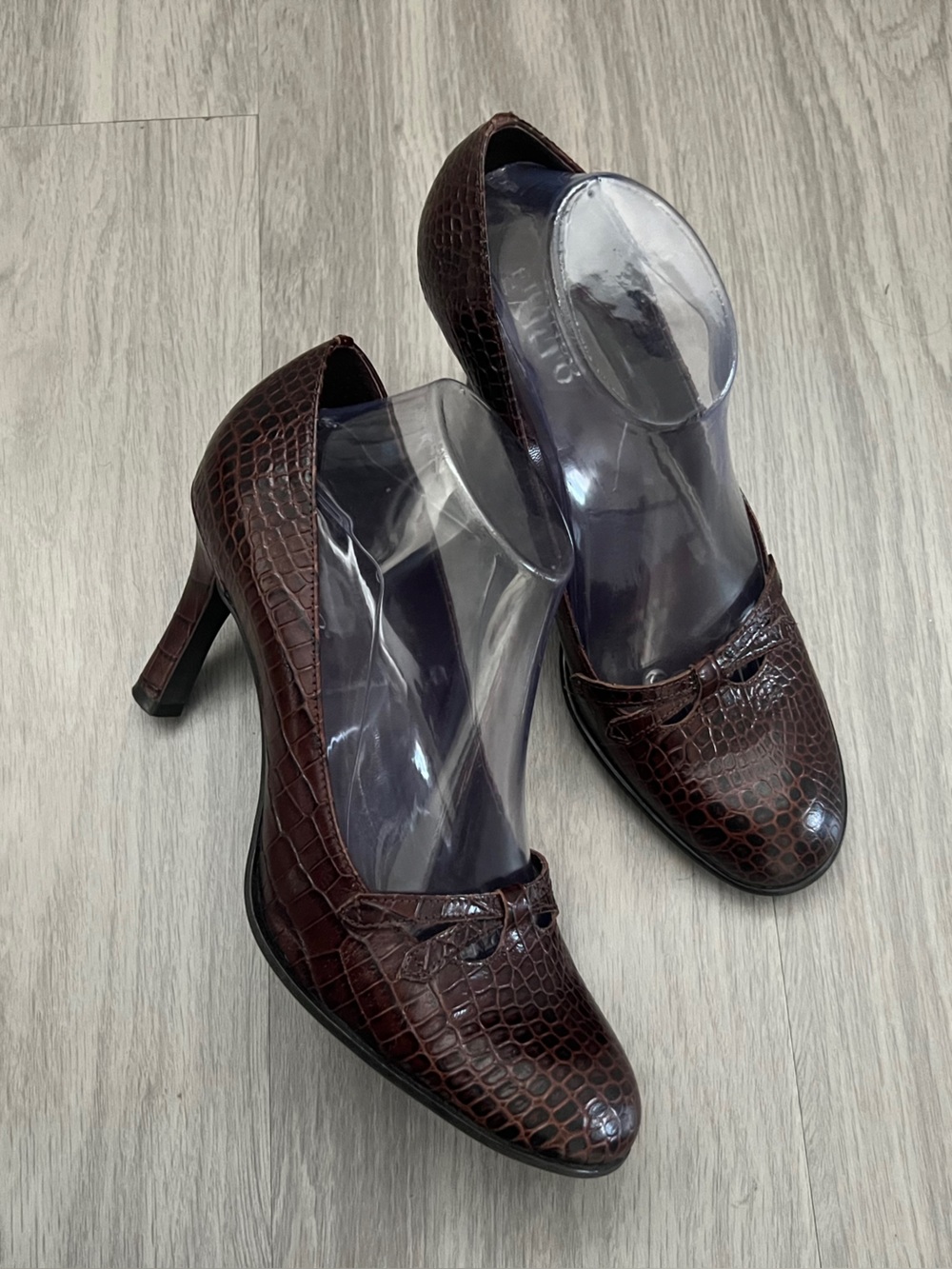 Franco Sarto Burgundy Croc Embossed Leather Pumps Women’s 9.5B Round Toe Heels